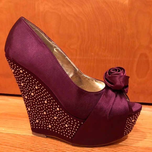 Occasions purple & rhinestone wedges, never worn - Picture 3 of 4
